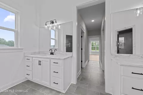 Entry Way - 1755 Tributary Dr, Hernando, MS 38632 photo 4 of 5