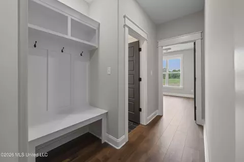 Entry Way - 1755 Tributary Dr, Hernando, MS 38632 photo 5 of 5