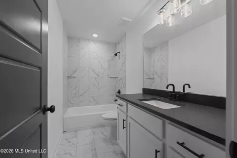 Bath - 1755 Tributary Dr, Hernando, MS 38632 photo 5 of 5