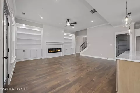 Living - 1755 Tributary Dr, Hernando, MS 38632 photo 2 of 3