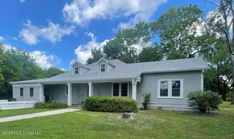 65 Janie Catherine Ave, Holly Springs, MS 38635