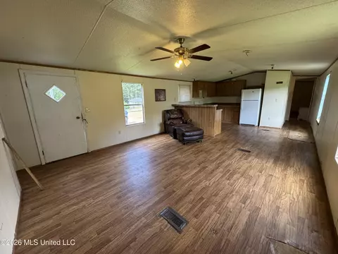 Living - 1557 Ramsey Rd, Gloster, MS 39638 photo 2 of 3