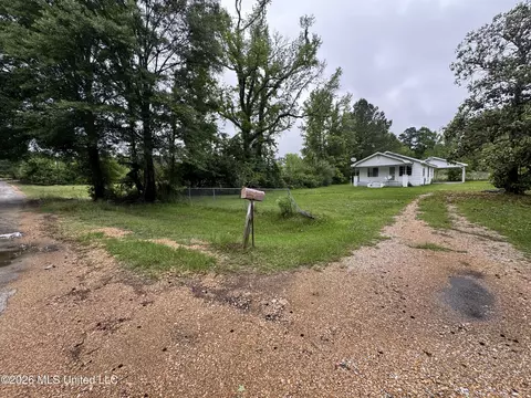 Exterior - 1557 Ramsey Rd, Gloster, MS 39638 photo 5 of 12