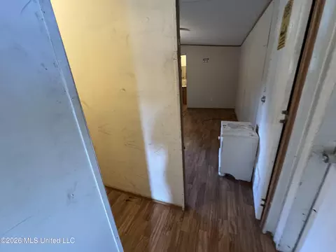 Entry Way - 1557 Ramsey Rd, Gloster, MS 39638 photo 2 of 2