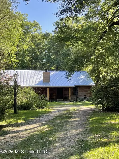 2010 Jackson Louisiana Rd, Woodville, MS 39669