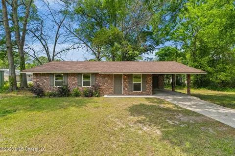39 Gum St, Sumrall, MS 39482
