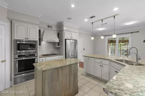 Kitchen - 124 Adderley Blvd, Madison, MS 39110 photo 2 of 4