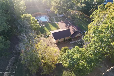 903 Shinault Rd, Byhalia, MS 38611