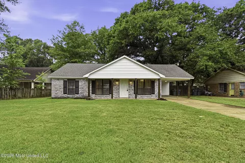 8415 Southernwood Cv, Southaven, MS 38671