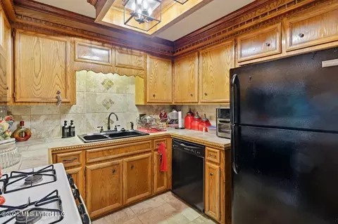 Kitchen - 466 Lee St, Byram, MS 39272 photo 1 of 2