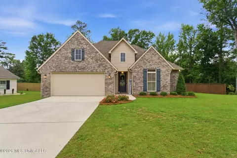 20 Barkis Dr, Hattiesburg, MS 39402