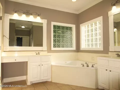 Bath - 360 Provision Pkwy, Brandon, MS 39042 photo 1 of 4