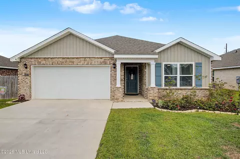 10119 Woodbury Dr, Gulfport, MS 39503