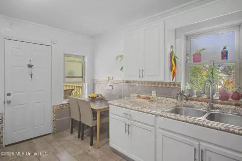 Kitchen - 166 Violet St, Biloxi, MS 39531 photo 2 of 2