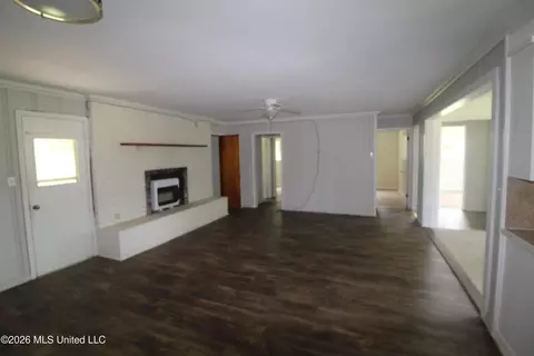 Living - 401 Wilson St, Vaiden, MS 39176 photo 1 of 2