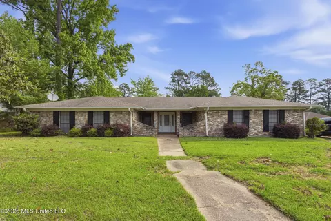 576 Woodson Dr, Jackson, MS 39206