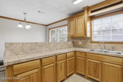 Kitchen - 576 Woodson Dr, Jackson, MS 39206 photo 2 of 2