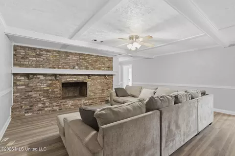 Living - 576 Woodson Dr, Jackson, MS 39206 photo 1 of 2