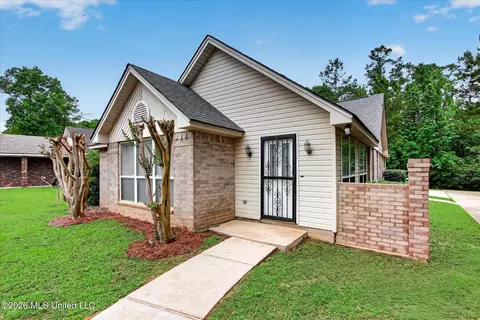 Exterior - 9536 Poni Pl, Diamondhead, MS 39525 photo 2 of 4