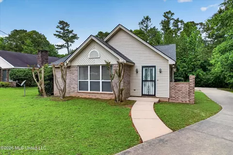 9536 Poni Pl, Diamondhead, MS 39525