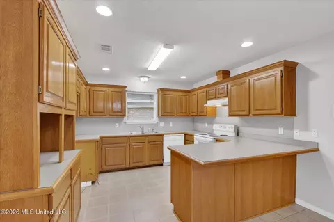 Kitchen - 9536 Poni Pl, Diamondhead, MS 39525 photo 1 of 1