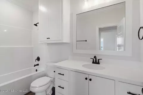 Bath - 137 Bronson Bnd, Flowood, MS 39232 photo 3 of 3