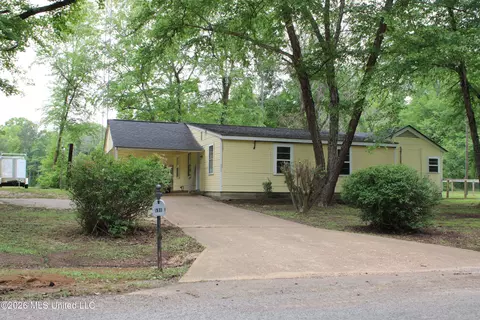 531 Pepper Tree Ln, Senatobia, MS 38668