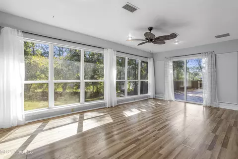 Living - 682 Auahi Pl, Diamondhead, MS 39525 photo 9 of 12