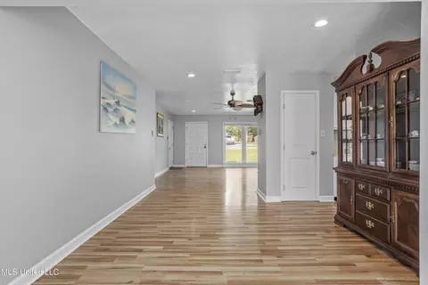 Entry Way - 682 Auahi Pl, Diamondhead, MS 39525 photo 2 of 3