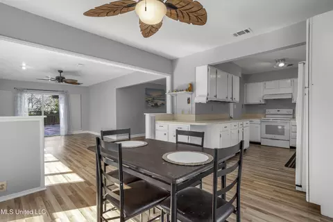Dining - 682 Auahi Pl, Diamondhead, MS 39525 photo 3 of 3