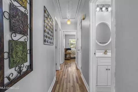 Entry Way - 682 Auahi Pl, Diamondhead, MS 39525 photo 3 of 3