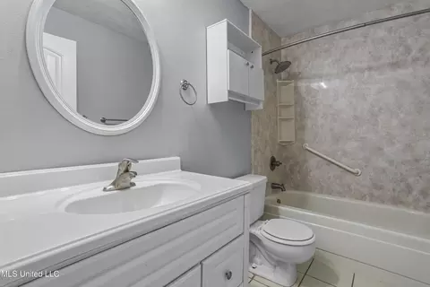 Bath - 682 Auahi Pl, Diamondhead, MS 39525 photo 1 of 2