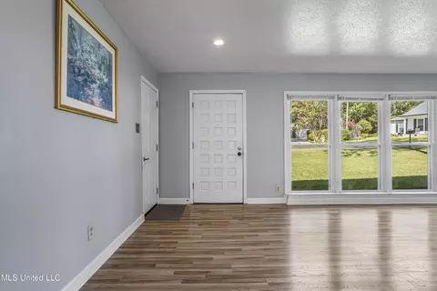 Living - 682 Auahi Pl, Diamondhead, MS 39525 photo 1 of 12