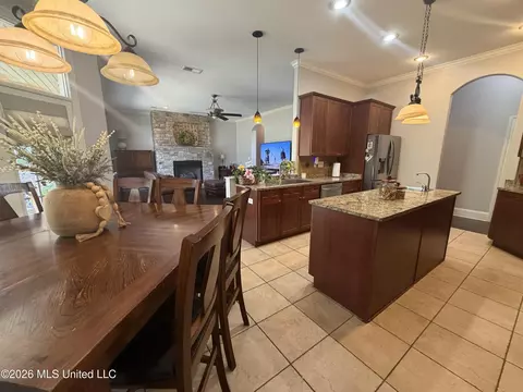 Kitchen - 1435 Hillshire Rd, Hernando, MS 38632 photo 1 of 3