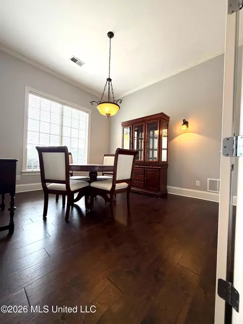 Dining - 1435 Hillshire Rd, Hernando, MS 38632 photo 2 of 2