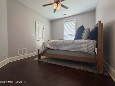 Bedroom - 1435 Hillshire Rd, Hernando, MS 38632 photo 2 of 2