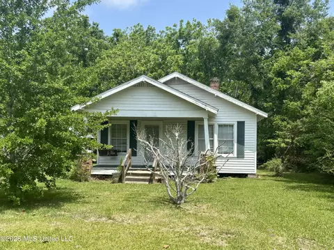 5236 Menge Ave, Pass Christian, MS 39571