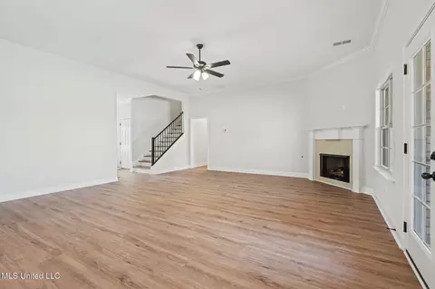 Living - 2521 Scott Meadows Ln, Hernando, MS 38632 photo 3 of 3