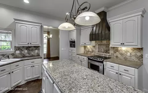 Kitchen - 115 Diamondback Ln, Brandon, MS 39047 photo 1 of 2