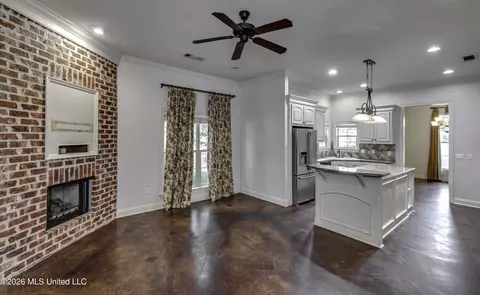 Living - 115 Diamondback Ln, Brandon, MS 39047 photo 5 of 5
