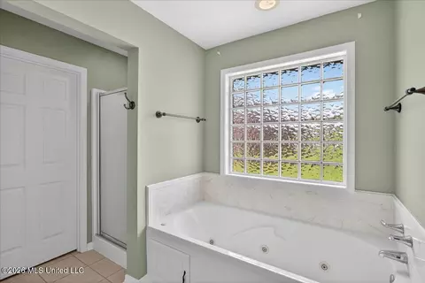 Bath - 123 Fox Run Dr, Mccomb, MS 39648 photo 2 of 3