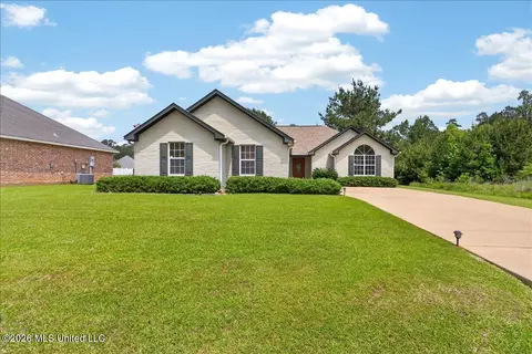 123 Fox Run Dr, Mccomb, MS 39648