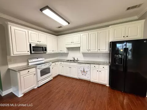 Kitchen - 336 Willow Run, Pearl, MS 39208 photo 1 of 2