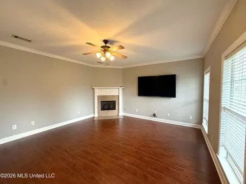 Living - 336 Willow Run, Pearl, MS 39208 photo 1 of 2