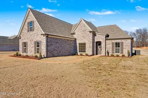 Exterior - 2499 Scott Meadows Ln, Hernando, MS 38632 photo 4 of 5