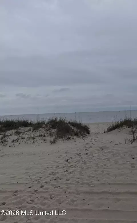 2015 W 2nd St, Long Beach, MS 39560 photo 4
