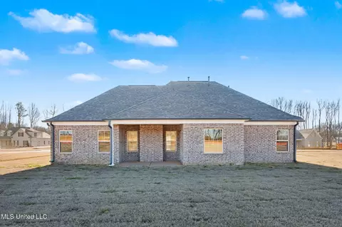 Exterior - 2473 Scott Meadows Ln, Hernando, MS 38632 photo 3 of 4