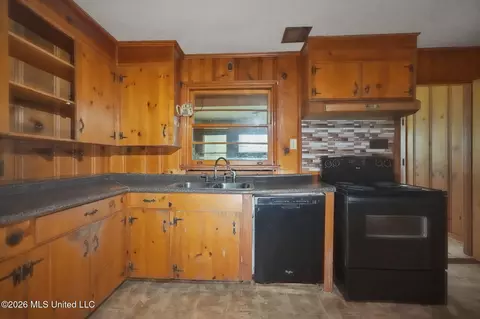 Kitchen - 215 Carmel Ave, Jackson, MS 39204 photo 2 of 2