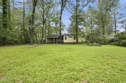 Exterior - 215 Carmel Ave, Jackson, MS 39204 photo 3 of 4