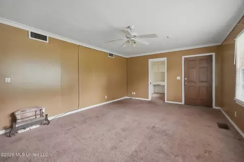 Living - 215 Carmel Ave, Jackson, MS 39204 photo 2 of 5